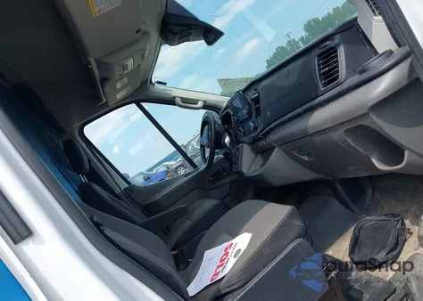 2020 Ford Transit-250 z USA, uszkodzony, nr VIN 1FTBR1C86LKB29228